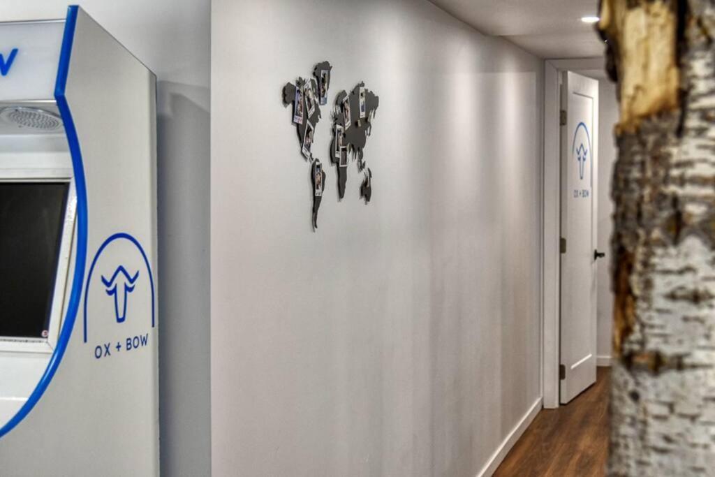 The Ox + Bow Apartment Portage la Prairie Bagian luar foto