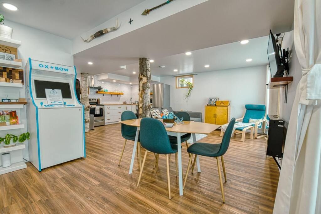 The Ox + Bow Apartment Portage la Prairie Bagian luar foto